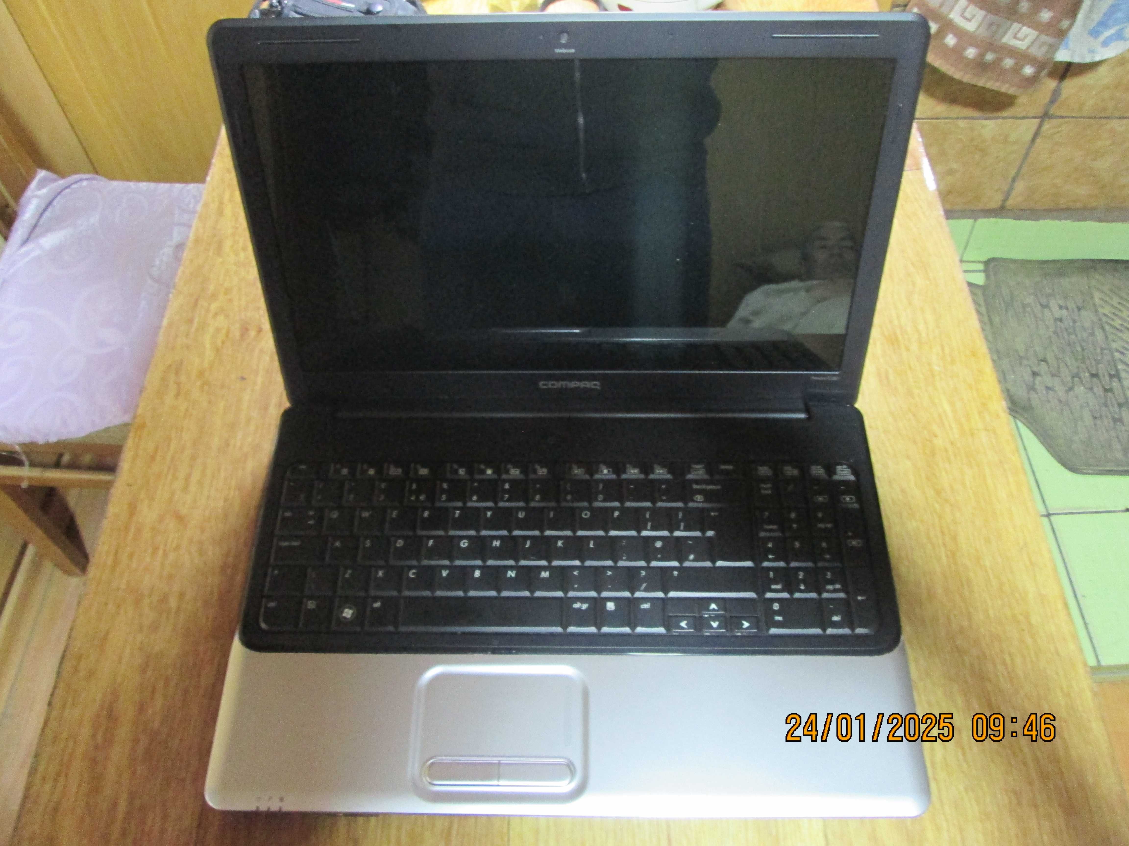 лаптоп 15 инча-compaq presario cq61