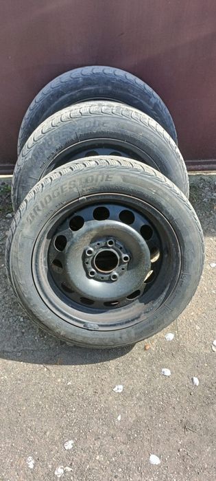 Vând 4 jante cu tot cu cauciucuri IARNA  brigestone pe 195-55/R16