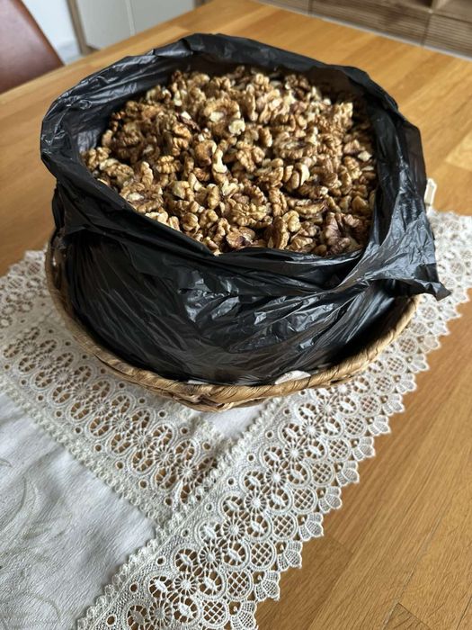 Продавам орехи Реколта 2025г
