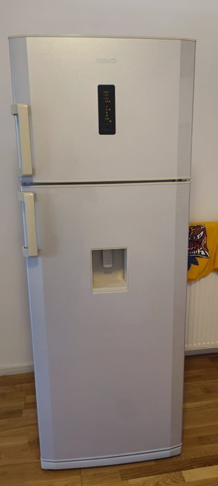 Vând frigider Beko