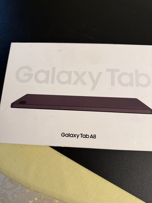 Vând tableta Samsung TAB A8