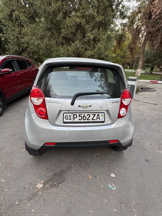 Автомобиль spark 2014