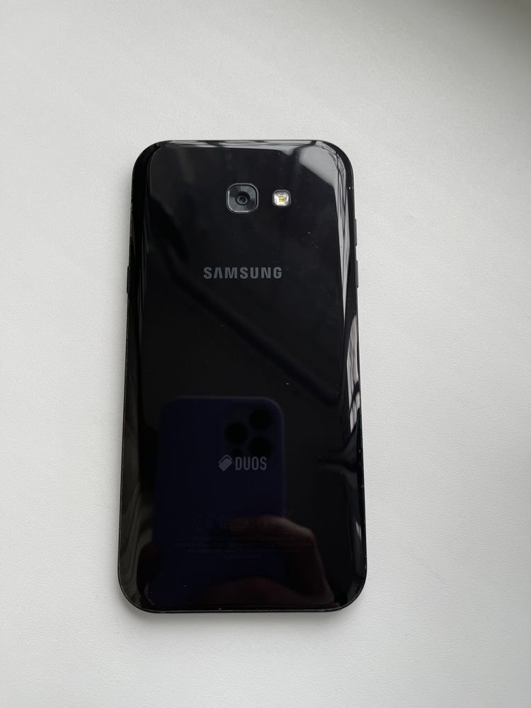 Продам телефон Samsung Galaxy A 7. В хорошем состоянии.