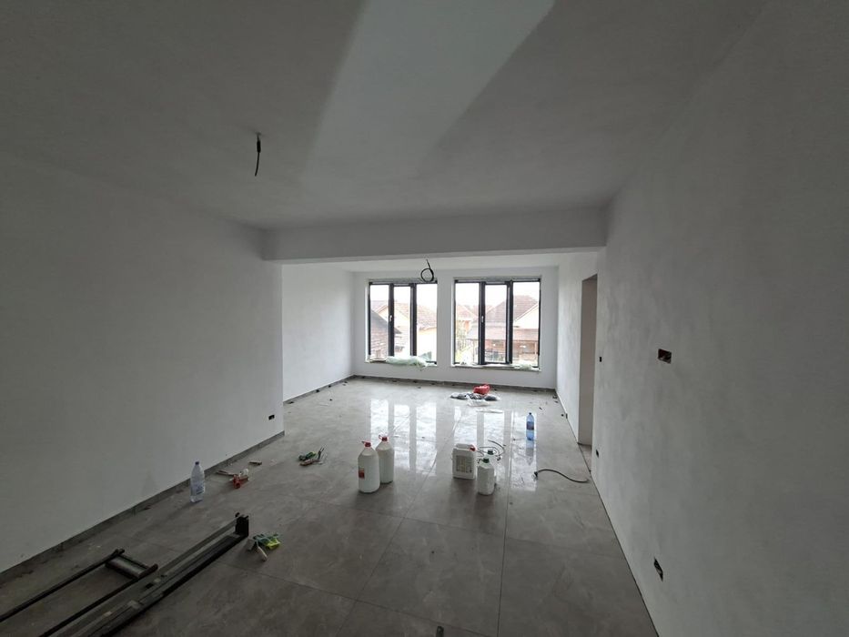 Firma constructii executa interioare/exterioare