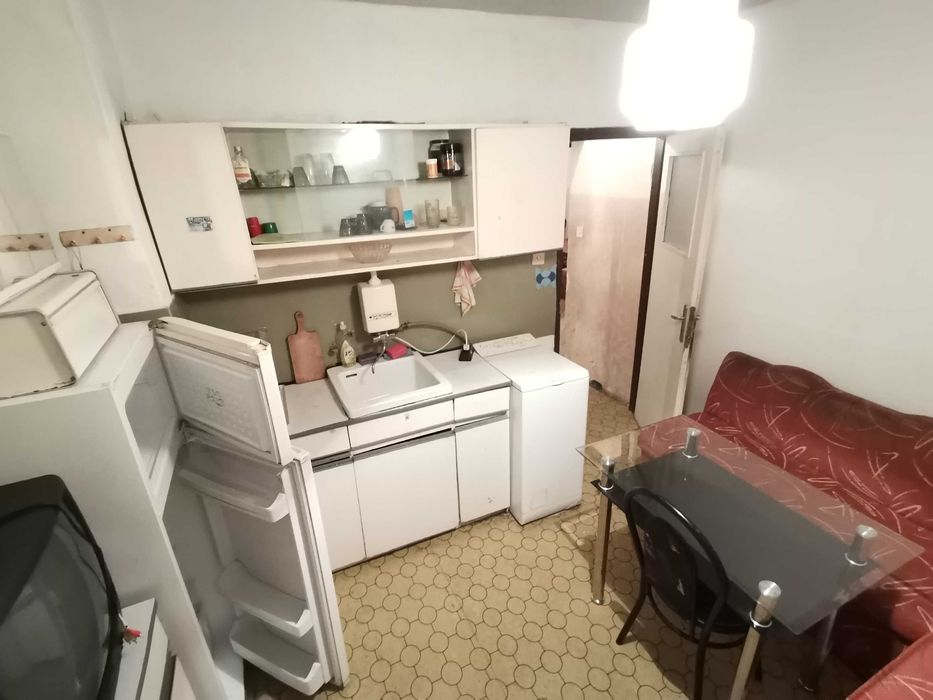 Дава се под наем Тристаен апартамент в Бургас, Меден рудник - зона А - 75 кв.м за 255 € - Снимка #3