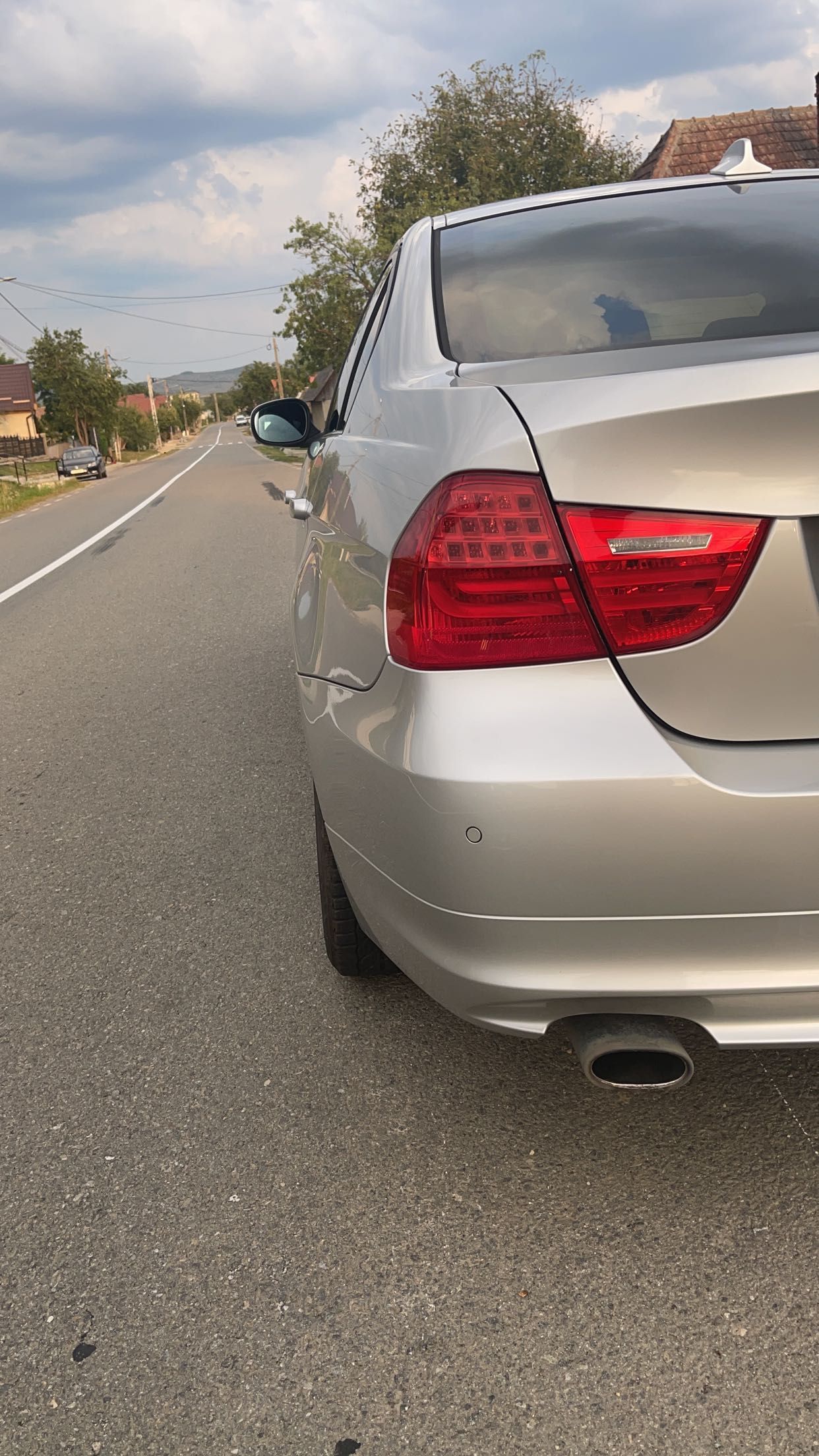 Vând BMW E90 320 d