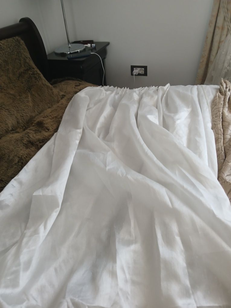 Vând perdele și draperii catifea lățime 2,30 și 2,20m inaltime