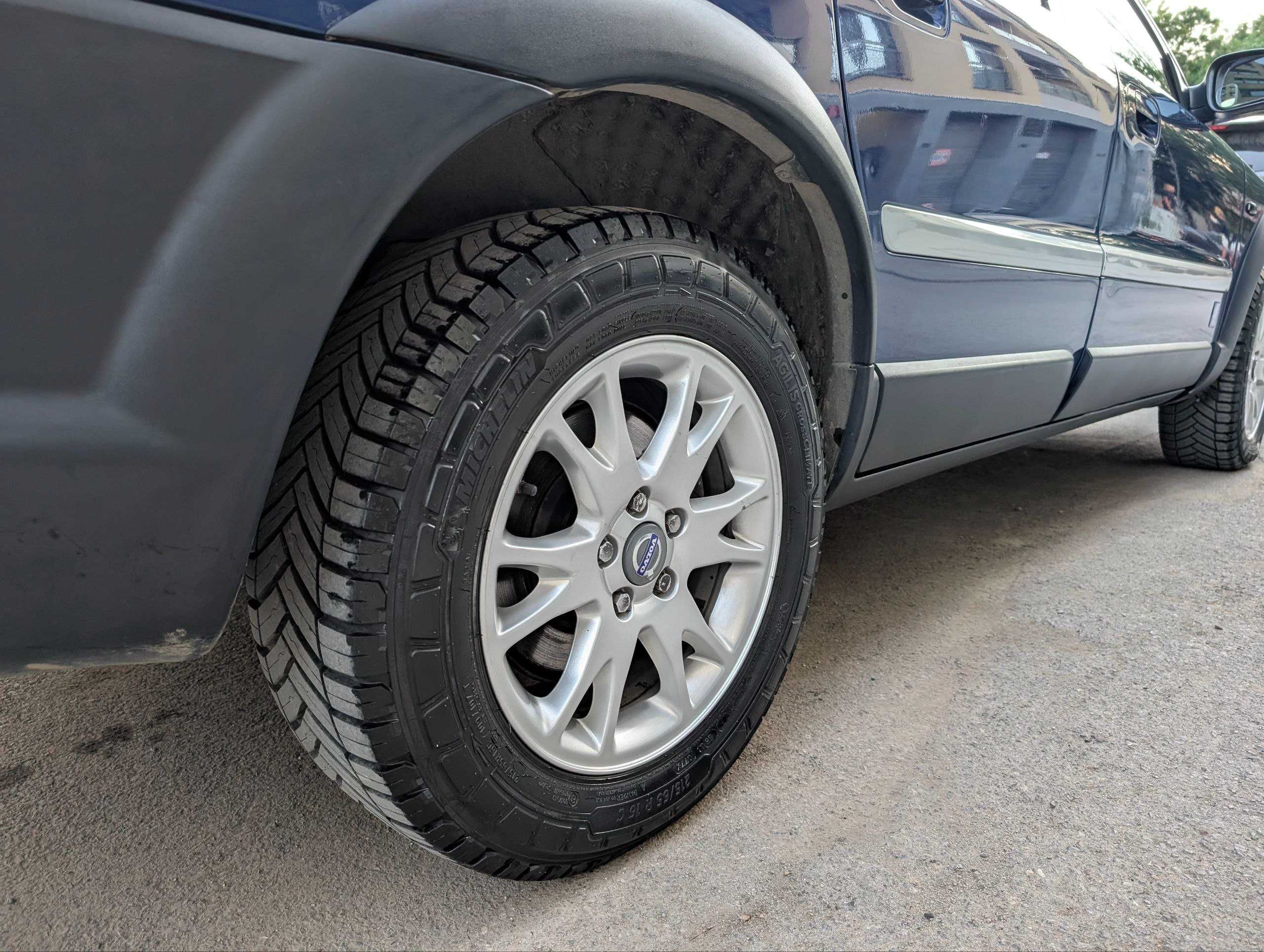Volvo XC70 / Ocean race / 2.4T / автоматик / Газ-Бензин