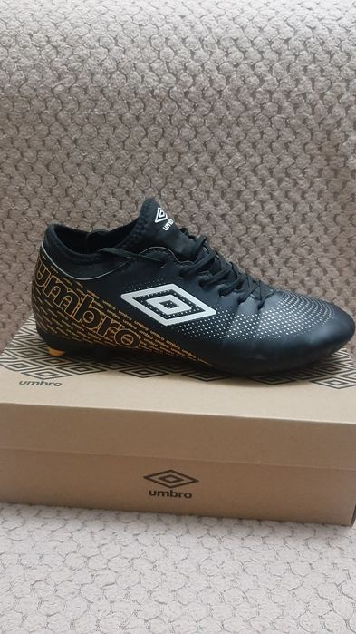 Adidasi fotbal UMBRO