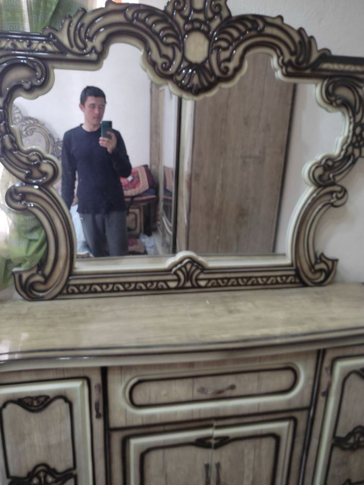 Spalni Va javon va garderob quysh uchun Oyna koplek