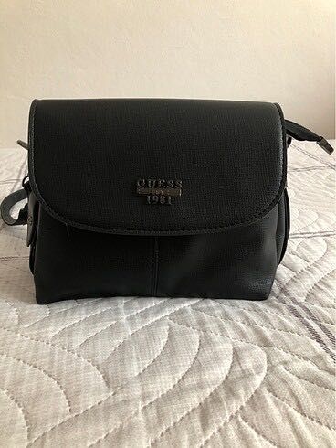 Дамска чанта Guess