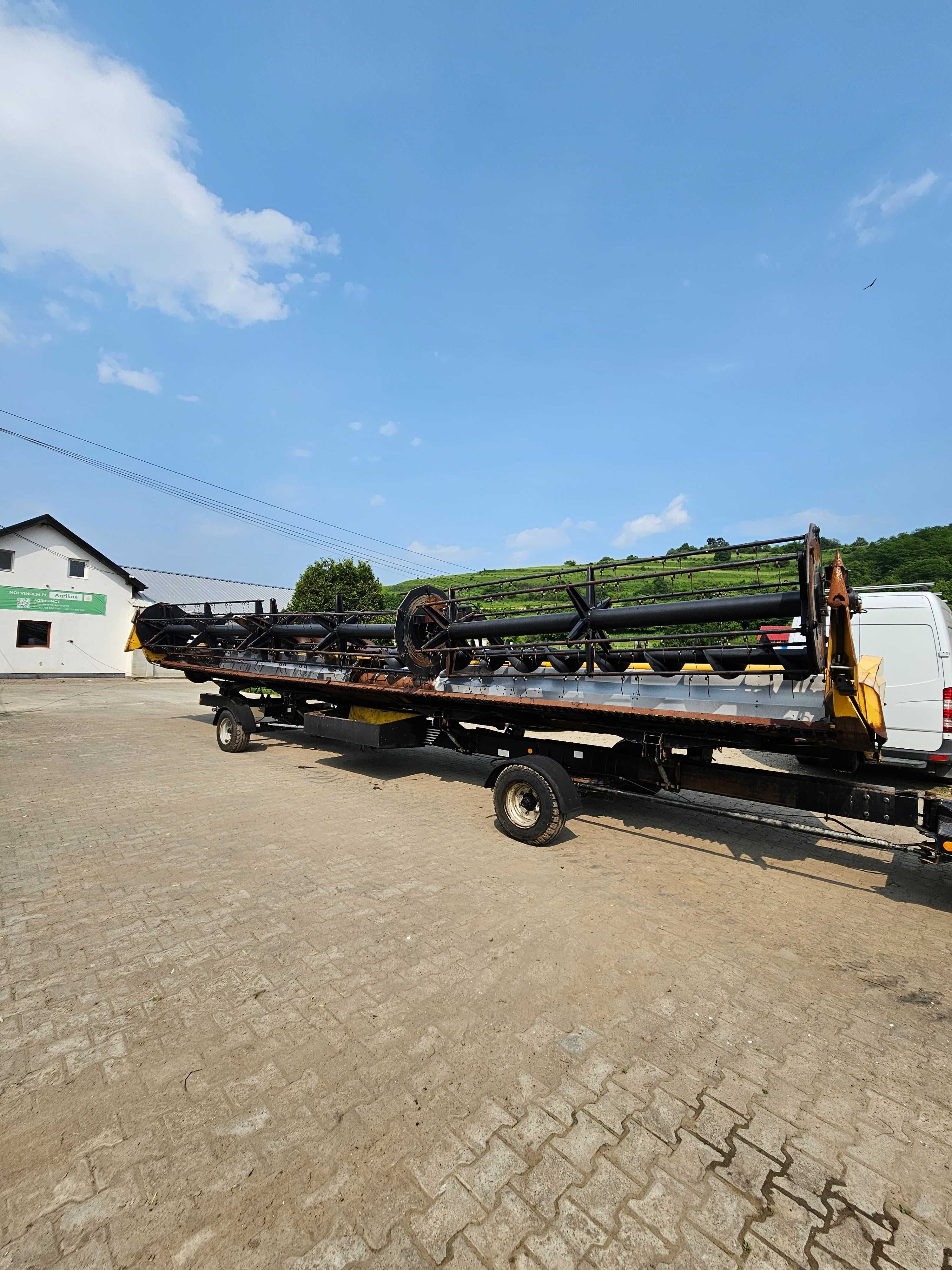 Combina New Holland CR9090+Echipament paioase Geringhoff Triflex 40