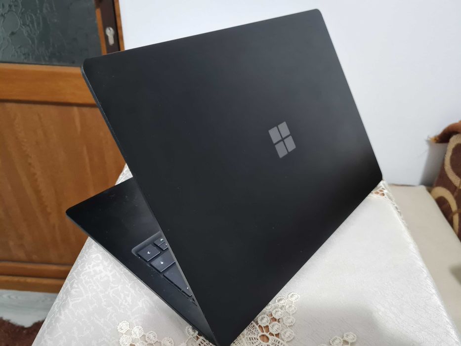 Microsoft Surface  4 tactil 13,5” ,Ryzen5 Surface Edition ,16 / 256 GB