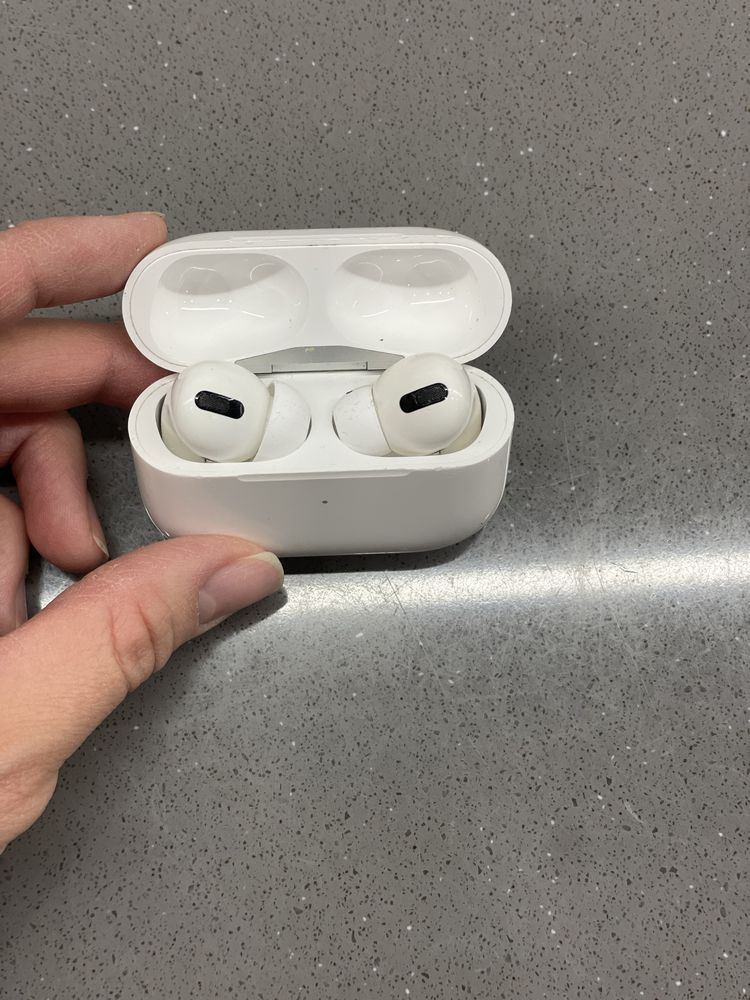 Air pods pro рабочие