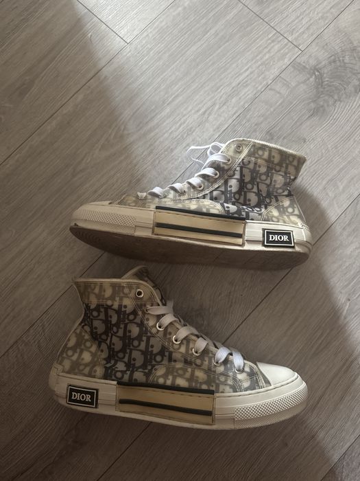 Dior B23 sofisticate
