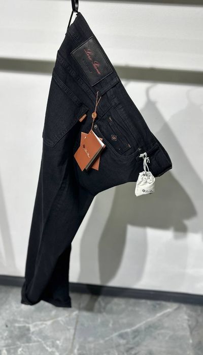 Blugi barbati Loro Piana 
Calitate Premium 
31 32 33 33 34 34