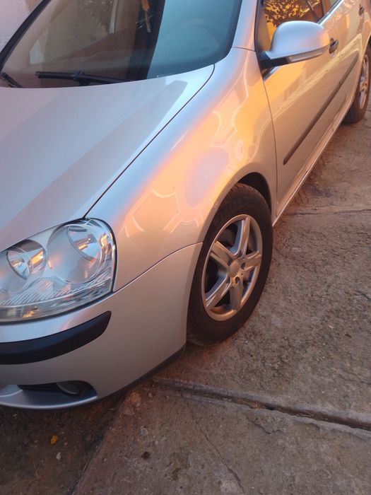 Vand Golf 5 anul 2005