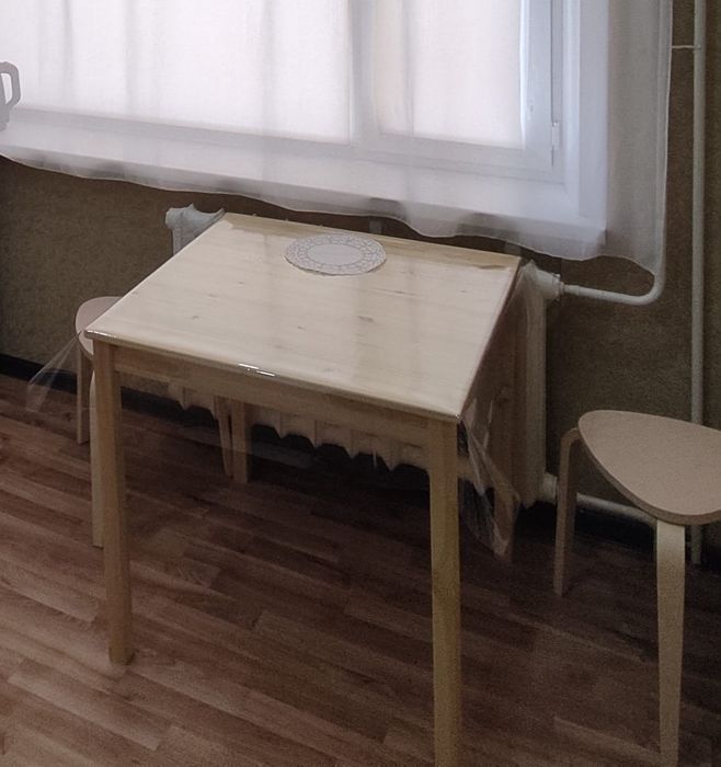 Продам стол кухонный.