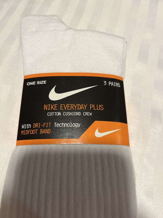 Sosete albe nike , stoc limitat !!! Am si pe negru