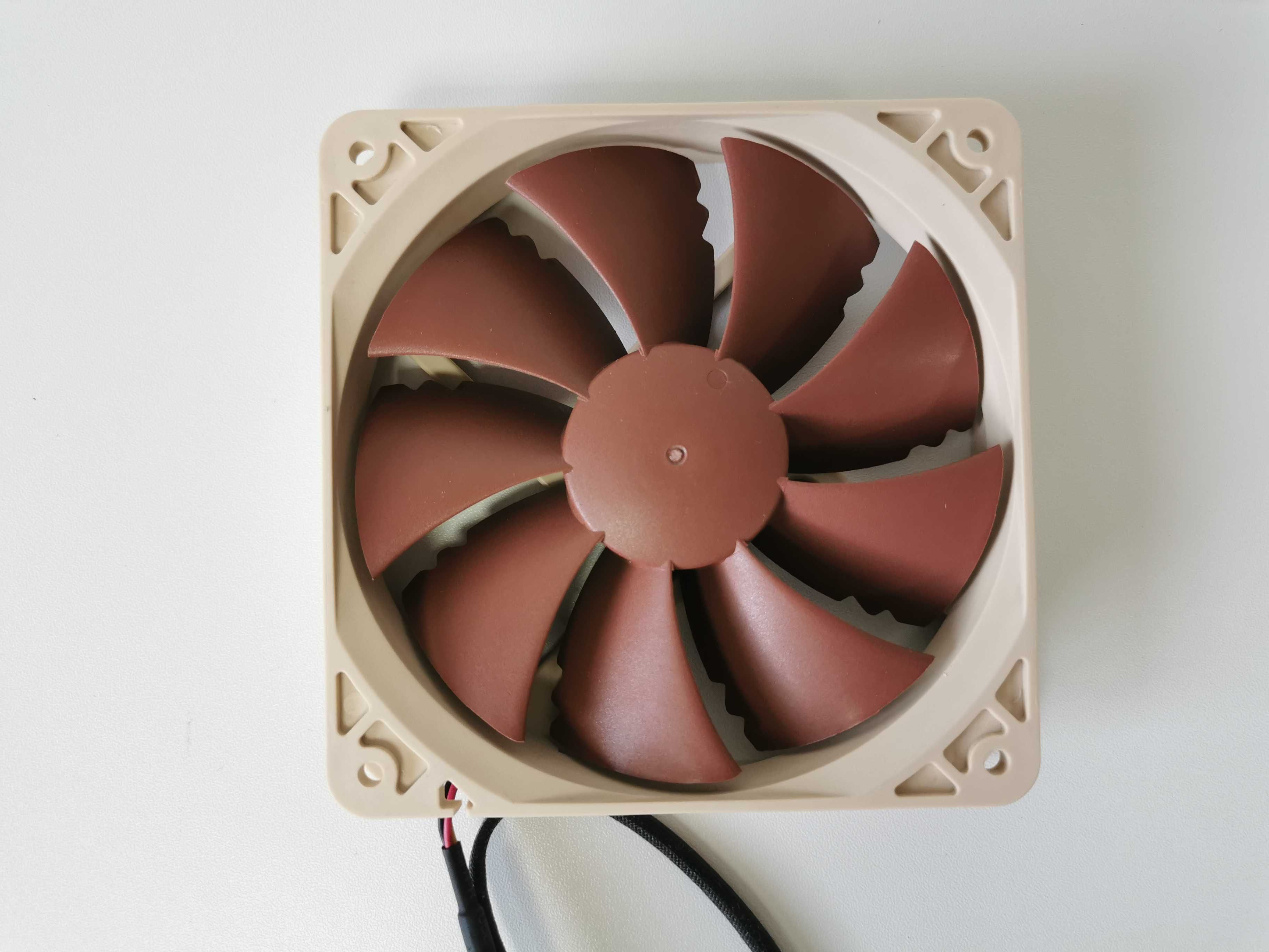 Комплект от три броя вентилатори Noctua NF-F12 PWM и Noctua NF-P12