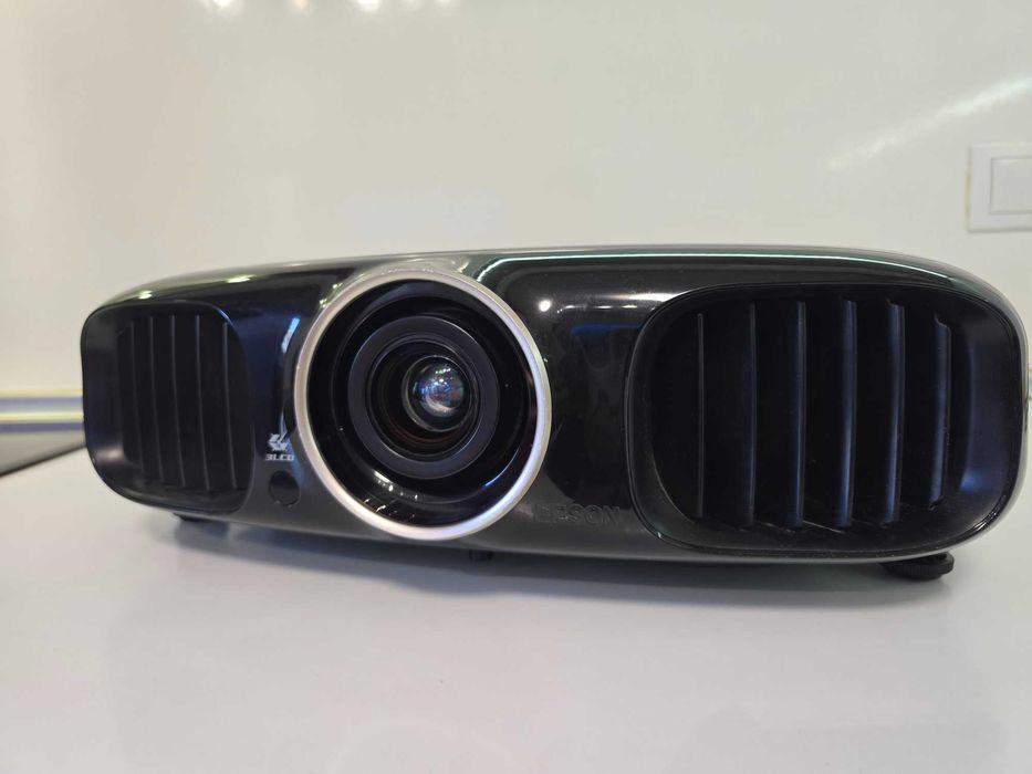 Проектор за домашно кино Epson EH-TW6100 1080p 2300 ANSI Lumens