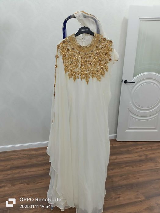 Продаю платье нарядное