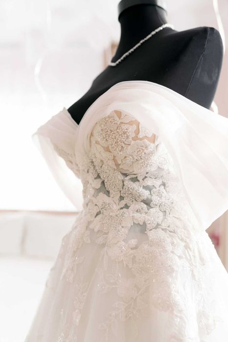 Rochie de mireasă Milla Nova - 2 trene + voal (mărimea 36)