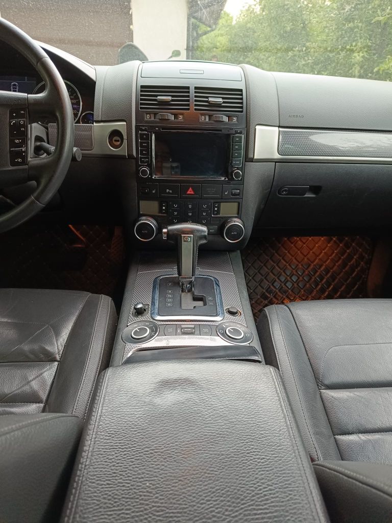 Touareg 3.0 tdi Bks pachet individual pe perne