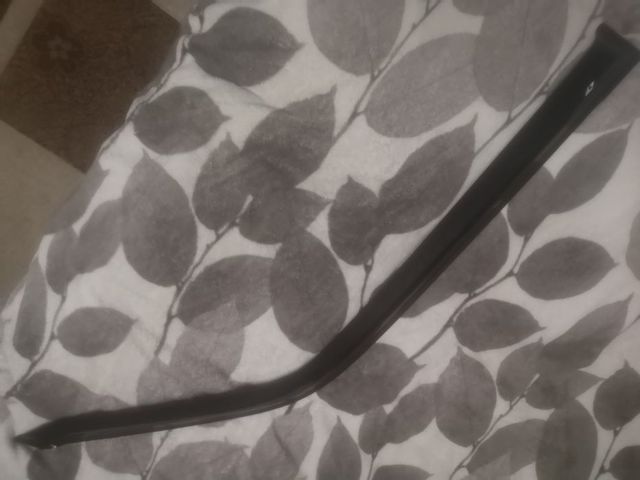 Toyota LC Prado 250 ветровик правый передний