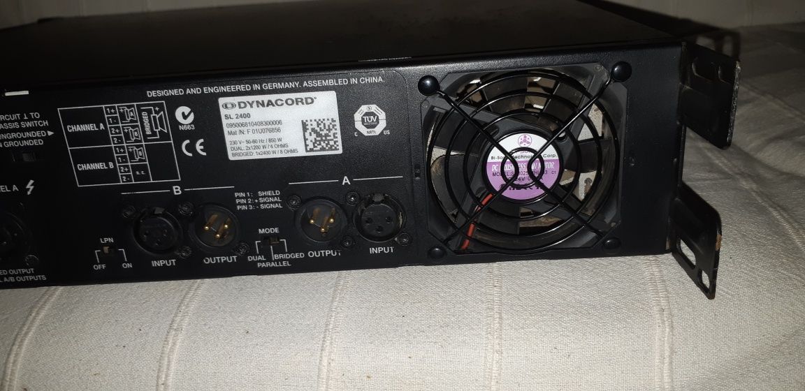 Vând amplificator Dynacord SL 2400,EV,2x1200watts,PREȚ FIX.
