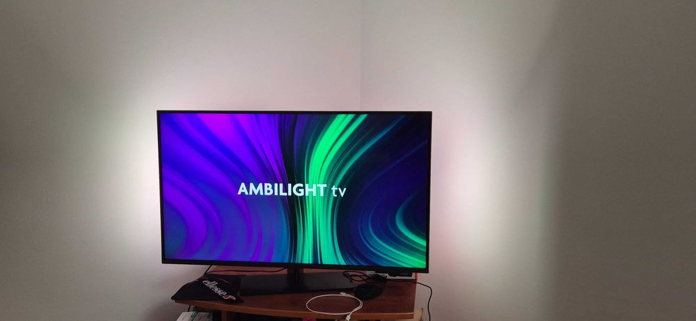 Philips AMBILIGHT tv LED108 cm, Ultra HD 4K, 100 Hz Clasa G Model 2025