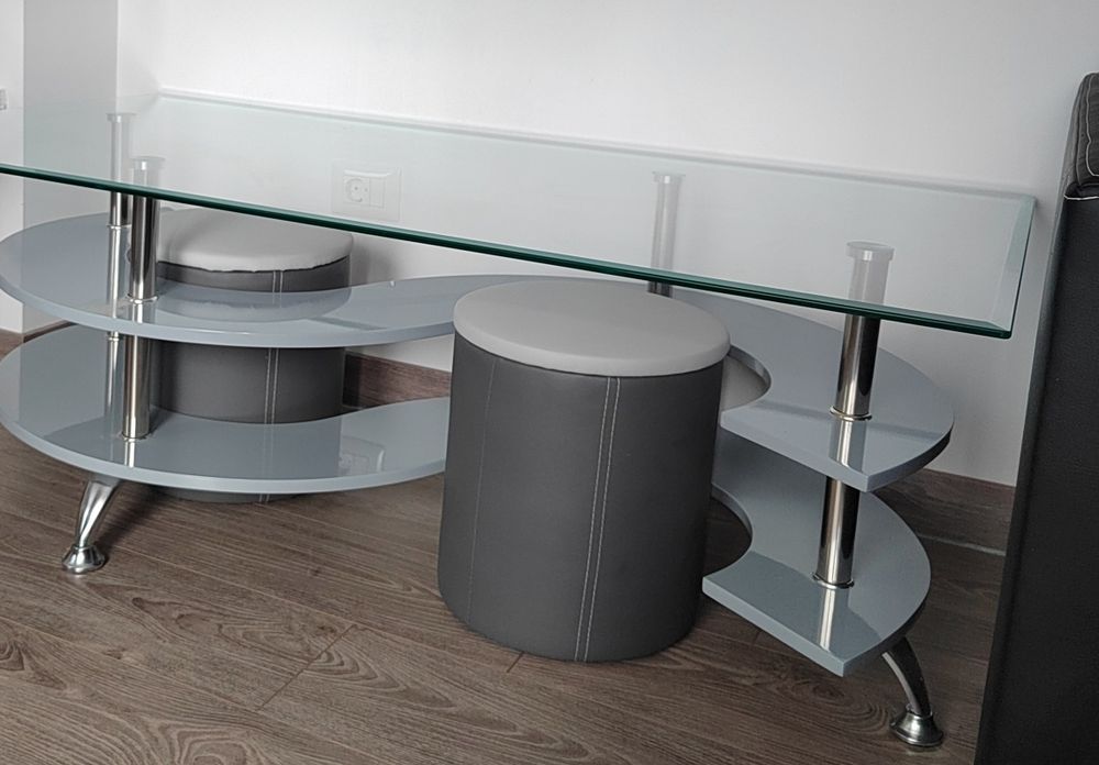 Masa de sticla cu tabureti