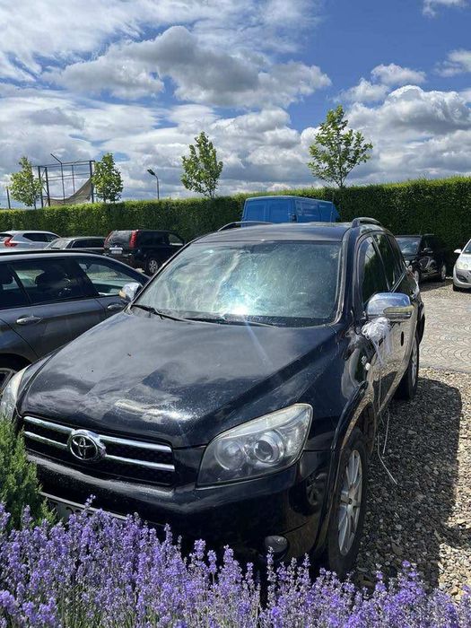 Vând Toyota rav 4 , 4x4
