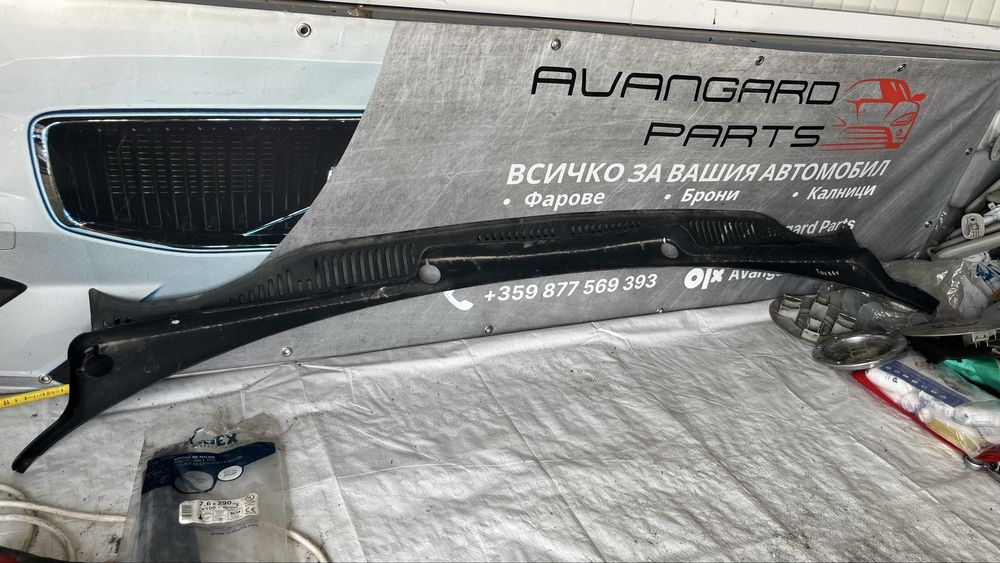 VW Touran 1 решетка под чистачки