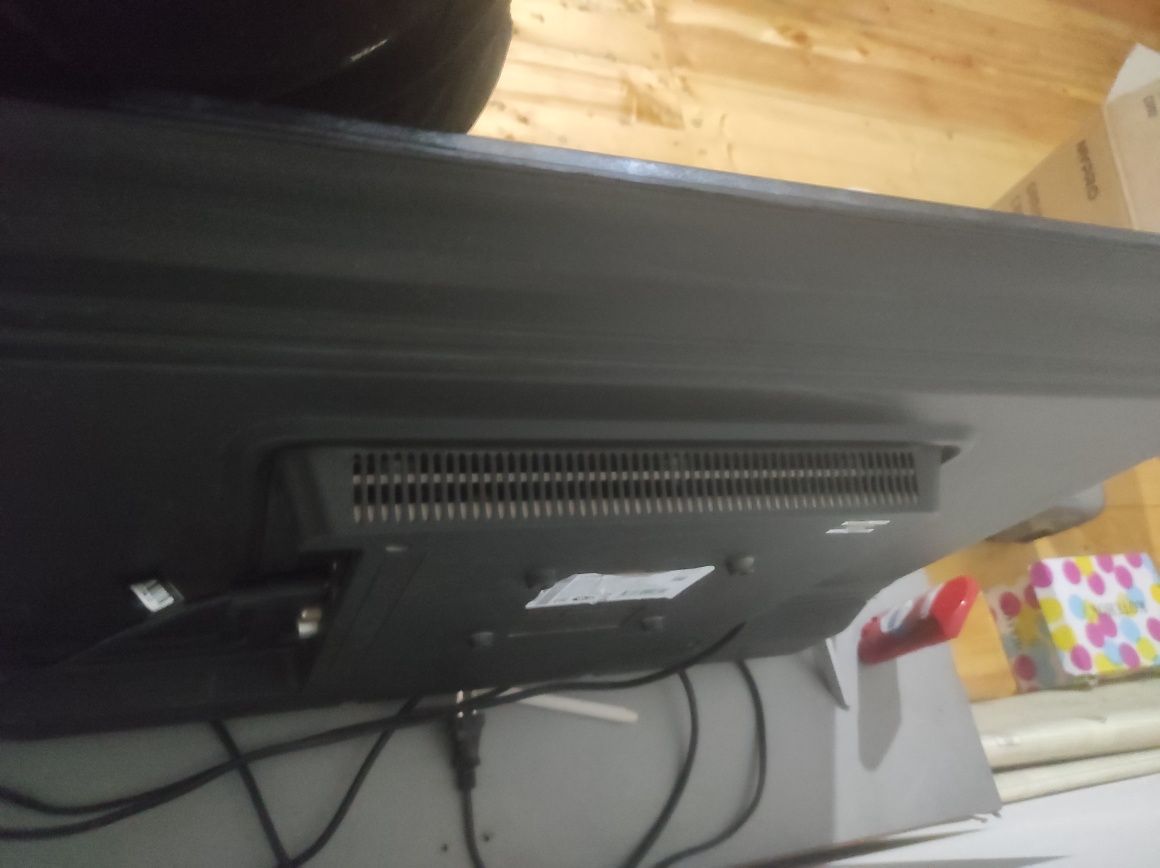 Artel 32" Телевизор