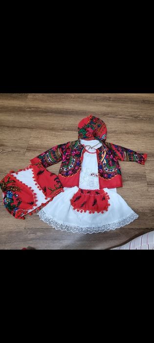 Costum popular fetita