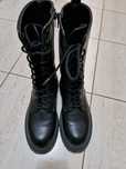 Cizme negre cu sireturi Primark