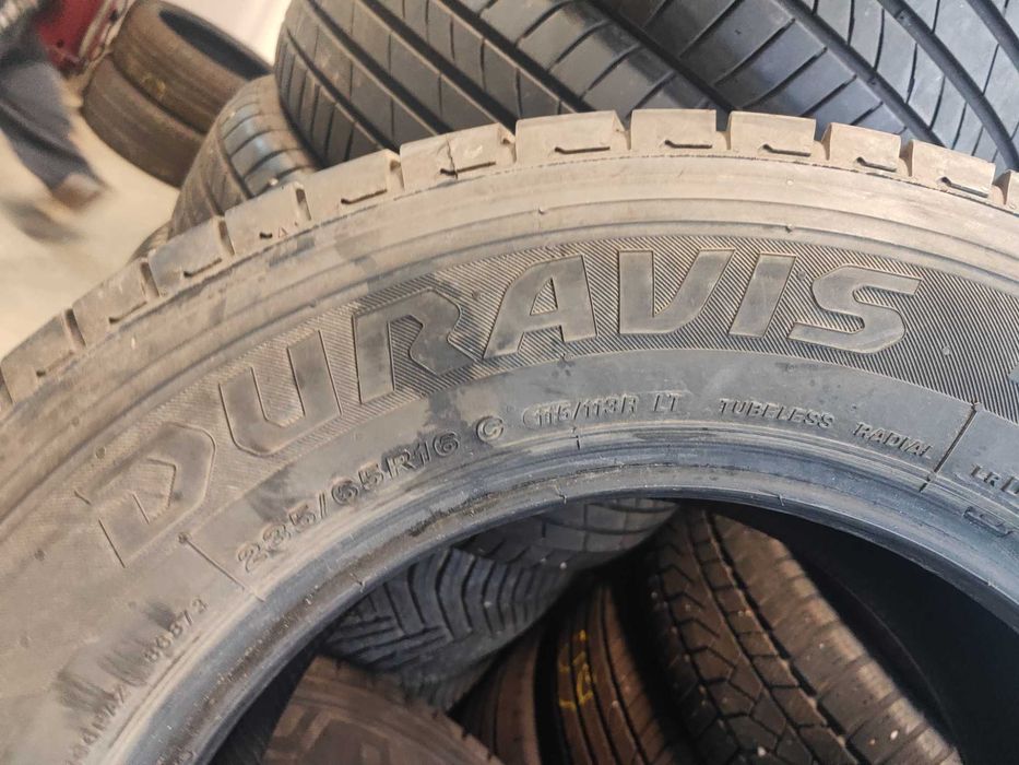 2бр.летни гуми 235/65/16C Bridgestone