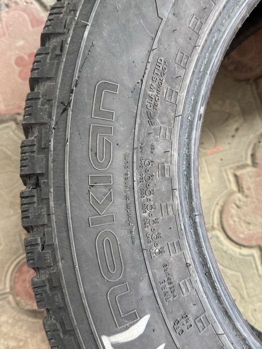 Шины зимние шипованные Нокиан 255/60/18