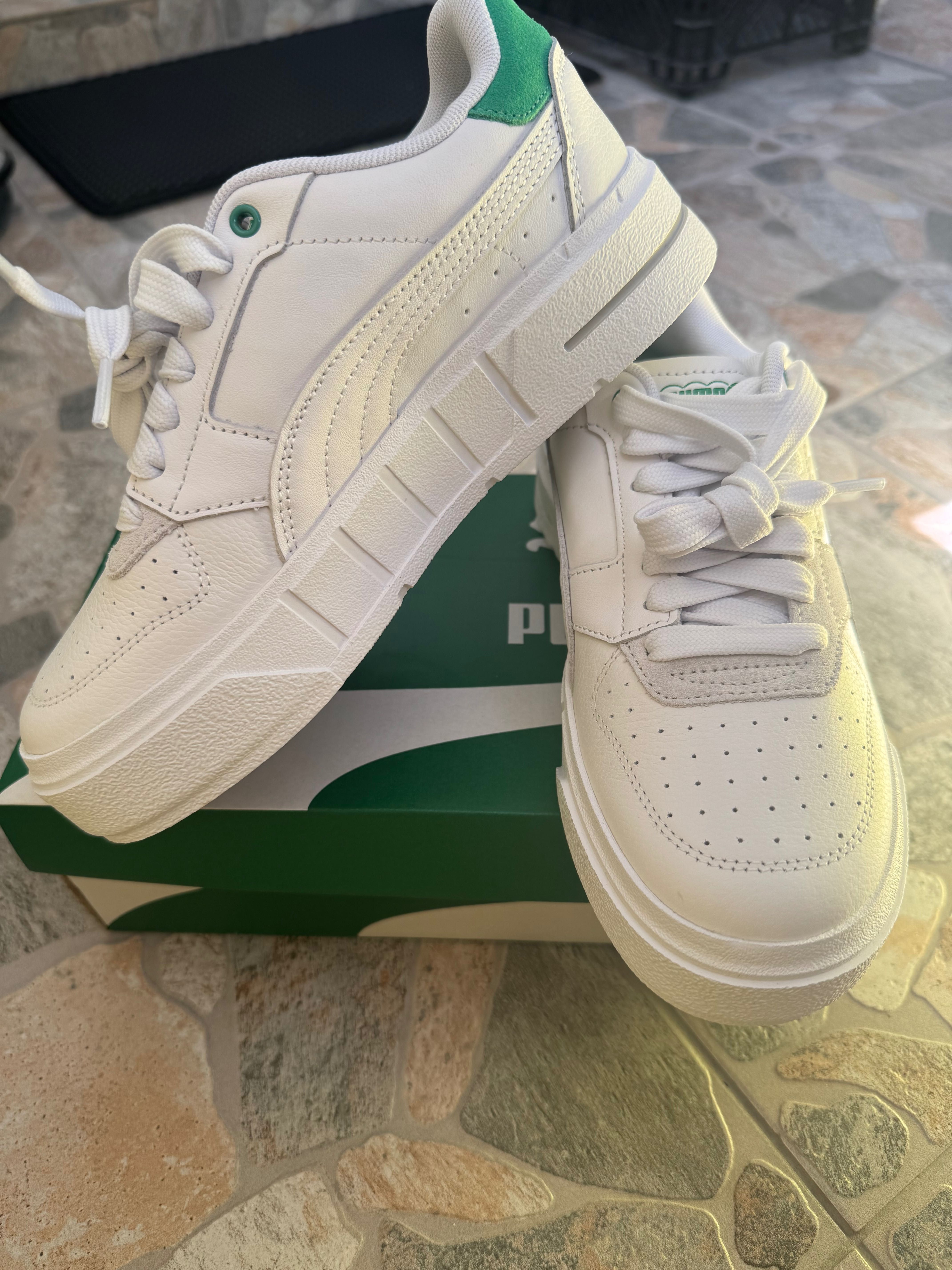Нови бели маратонки Puma