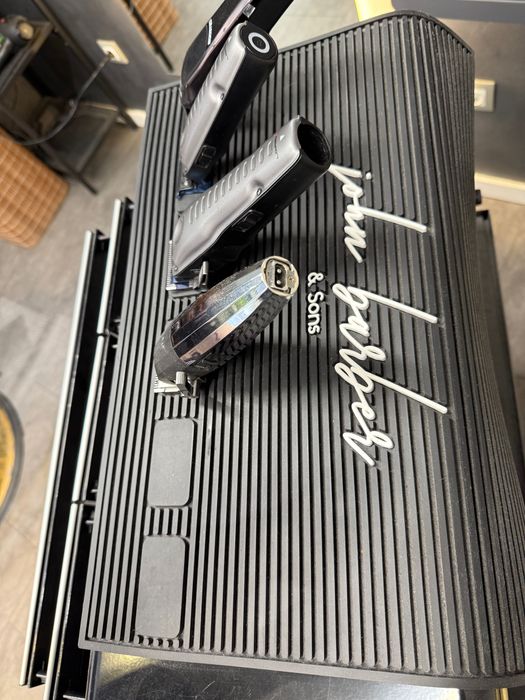 John barber and sons//Шкаф за барбър, фризьор или татуист