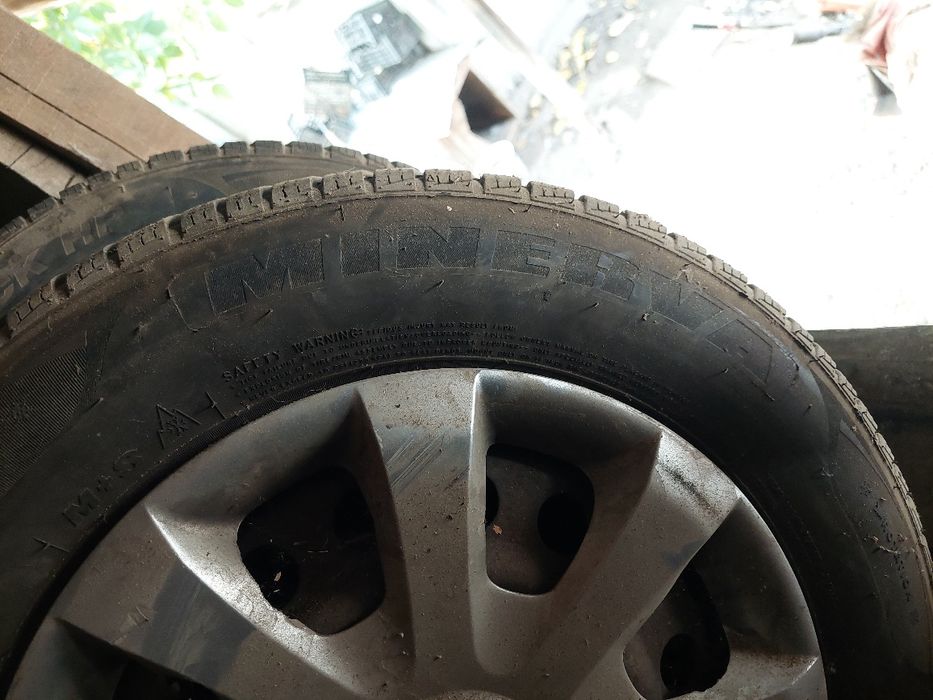 Jante tabla pe 14 4×100 cu anvelope / cauciucuri de iarna 175/70R14