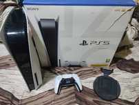 Продавам плейстейшън 5 с 4игри