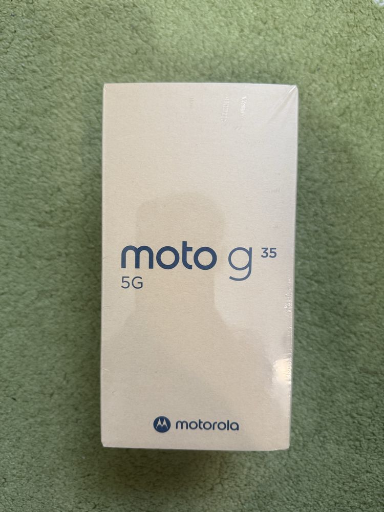 Чисто нов телефон Motorola moto g35 +подарък слушалки