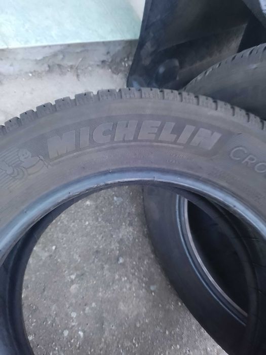 2  броя Michelin 215 60 16
