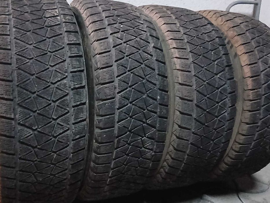 комплект зимней Резины б/у в хорошем состоянии R17 265/65