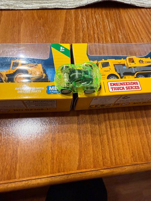 Две метални колички от САЩ