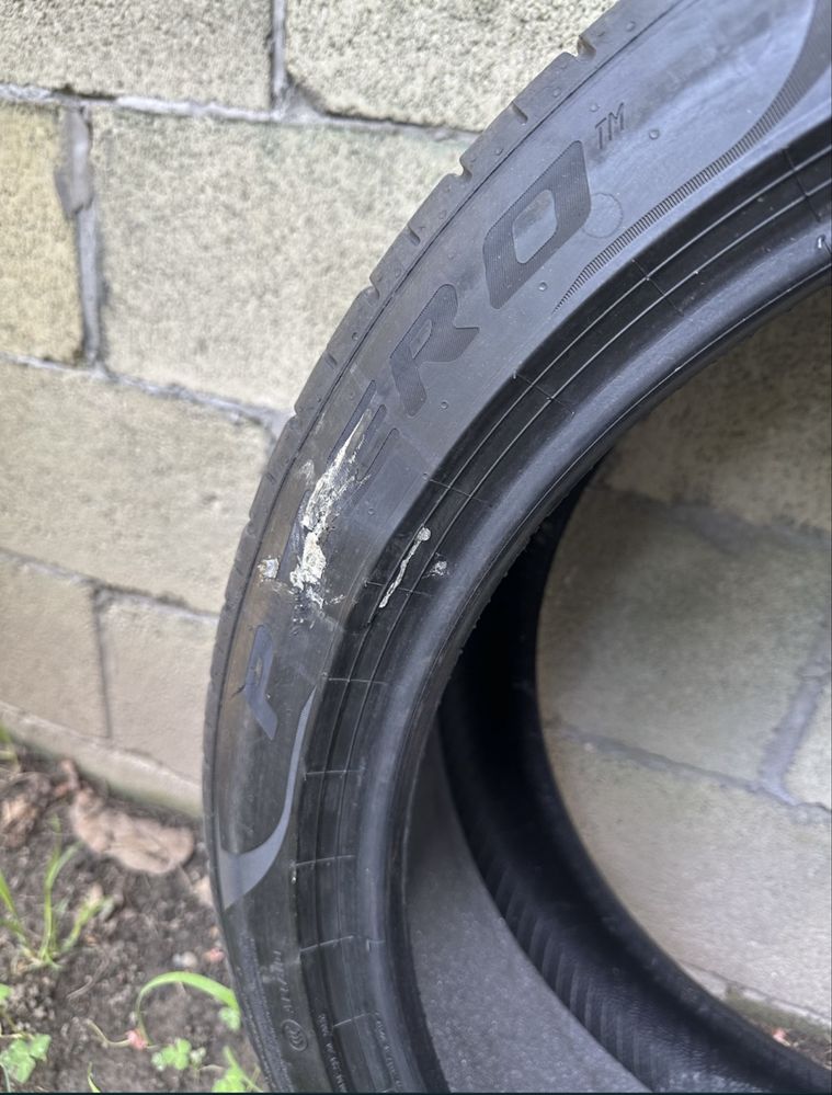 4 шины (1 поврежденная) Pirelli 265/40 R22 106V