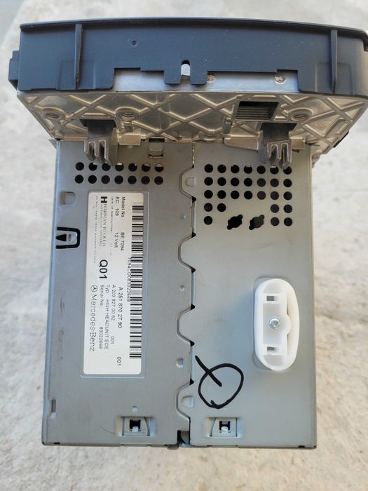 Мерцедес навигация R класа w251