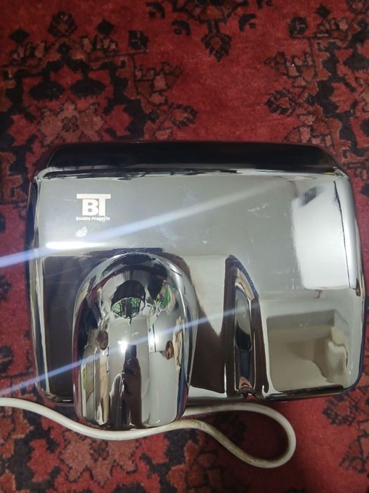 Сушилка для рук 2500 w (Qo'l quritgich) сотилади